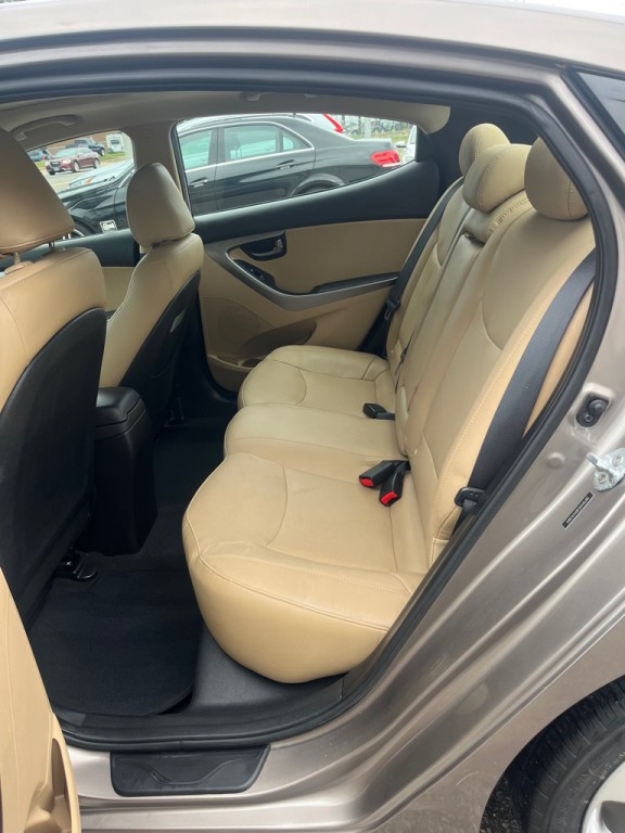 2013 Hyundai Elantra Image 15
