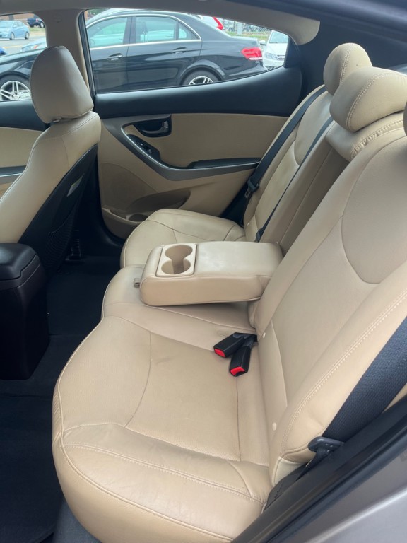 2013 Hyundai Elantra Image 16