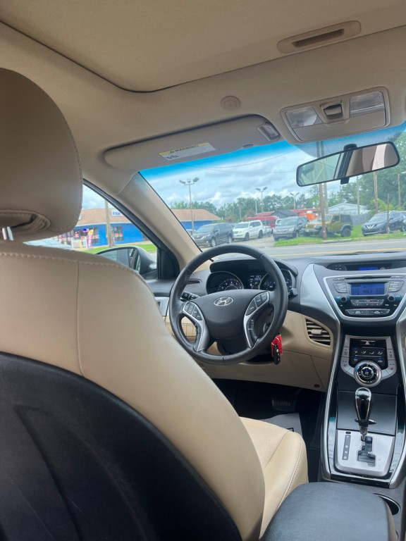 2013 Hyundai Elantra Image 18