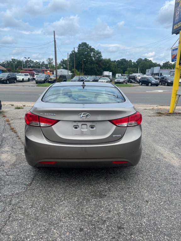 2013 Hyundai Elantra Image 21