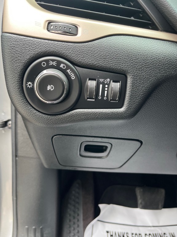 2016 Jeep Cherokee Image 8