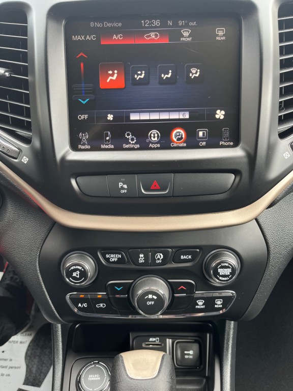 2016 Jeep Cherokee Image 11