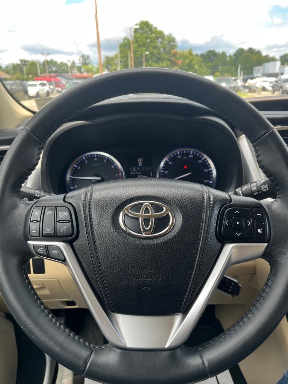 2015 Toyota Highlander Image 8