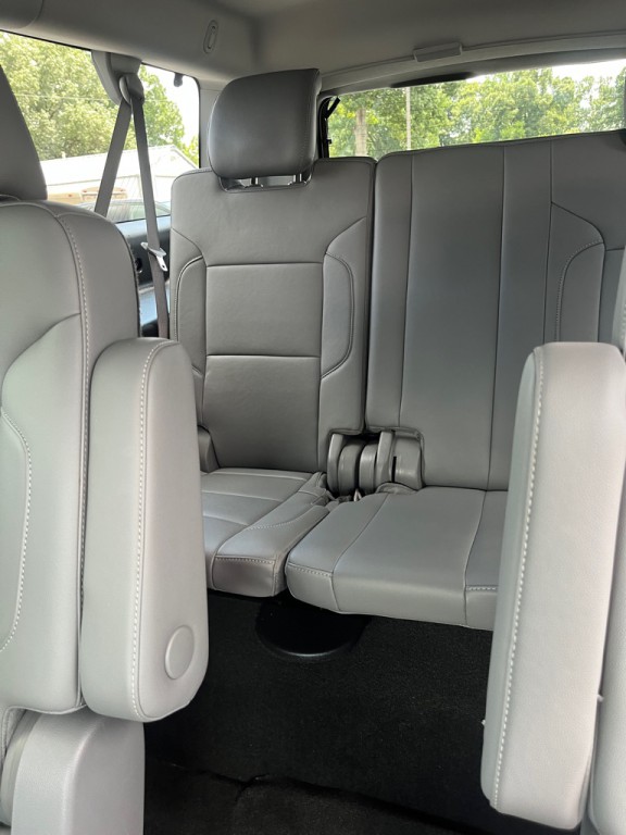 2016 Chevrolet Suburban Image 16