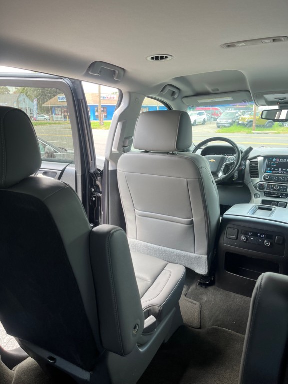 2016 Chevrolet Suburban Image 18