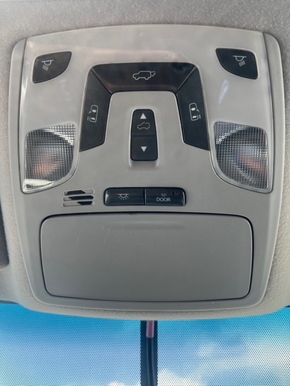 2012 Toyota Sienna Image 9