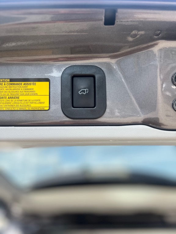 2012 Toyota Sienna Image 16