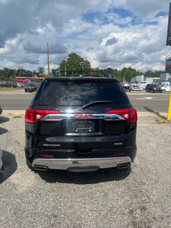 2017 GMC Acadia Image 28