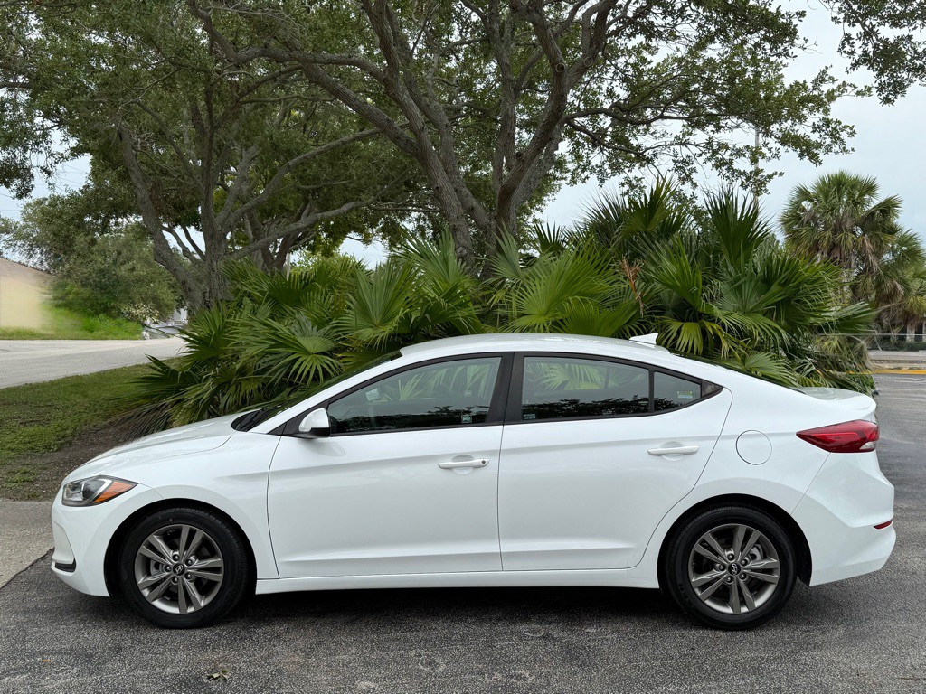 2018 Hyundai Elantra Image 4