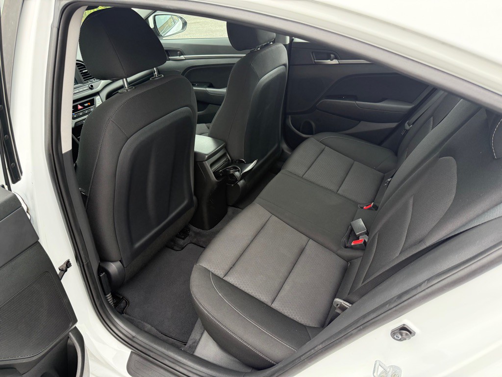 2018 Hyundai Elantra Image 13