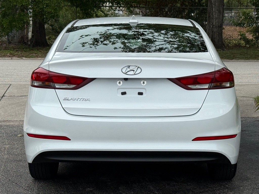 2018 Hyundai Elantra Image 14
