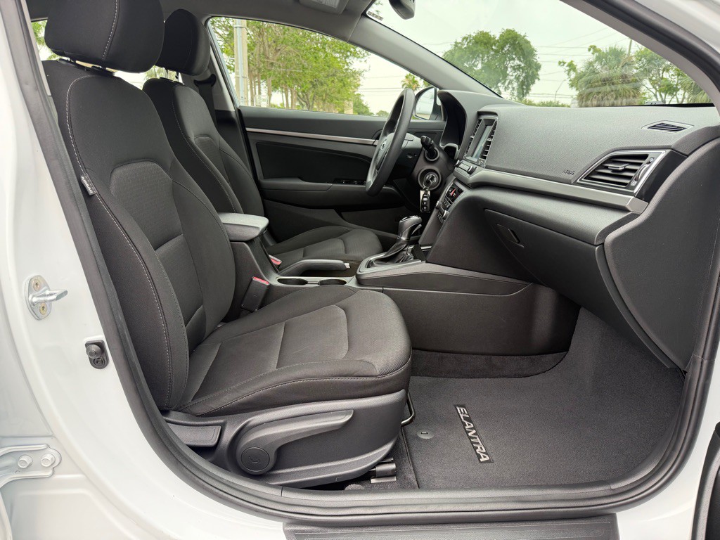 2018 Hyundai Elantra Image 21