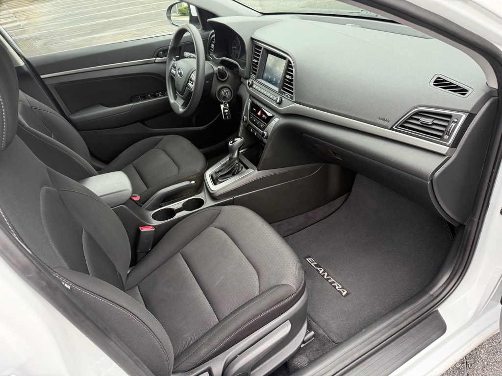 2018 Hyundai Elantra Image 22