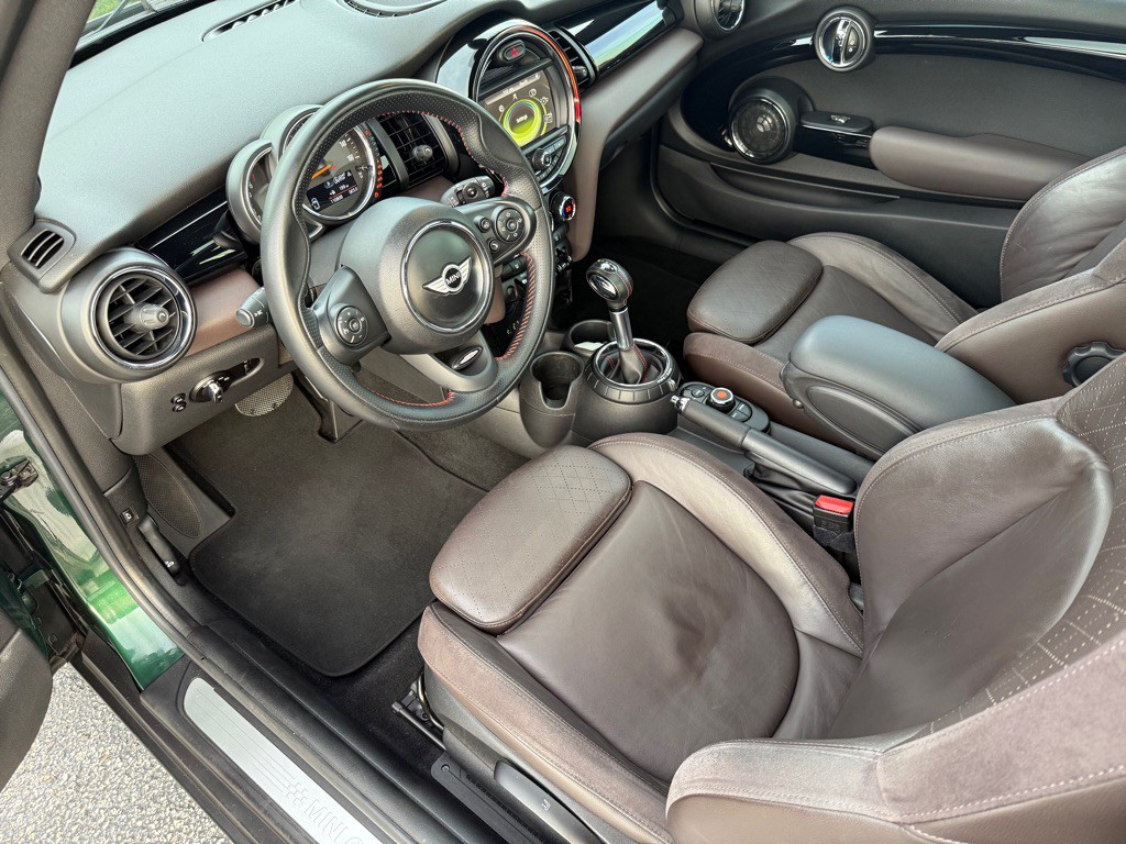 2015 MINI Cooper Image 2