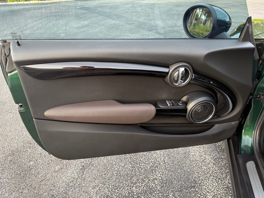 2015 MINI Cooper Image 5
