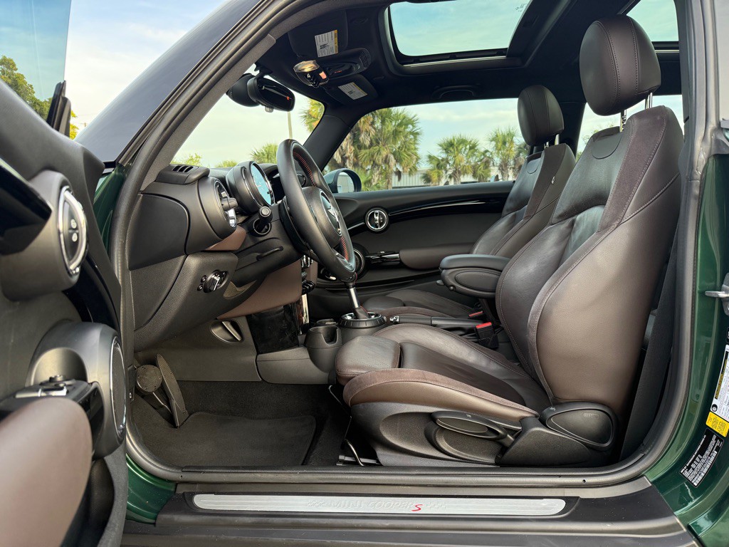 2015 MINI Cooper Image 6