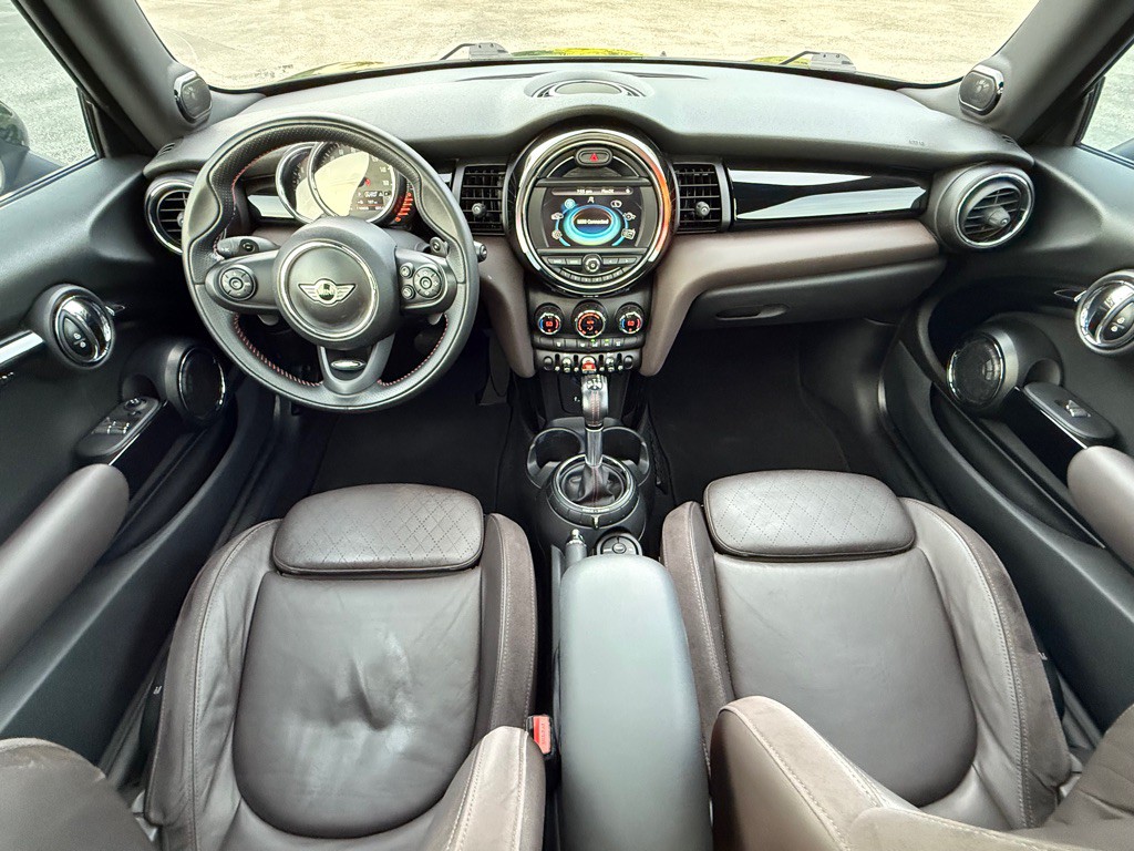 2015 MINI Cooper Image 8