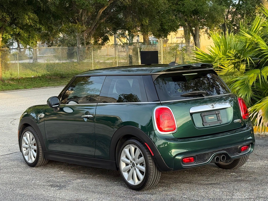 2015 MINI Cooper Image 12