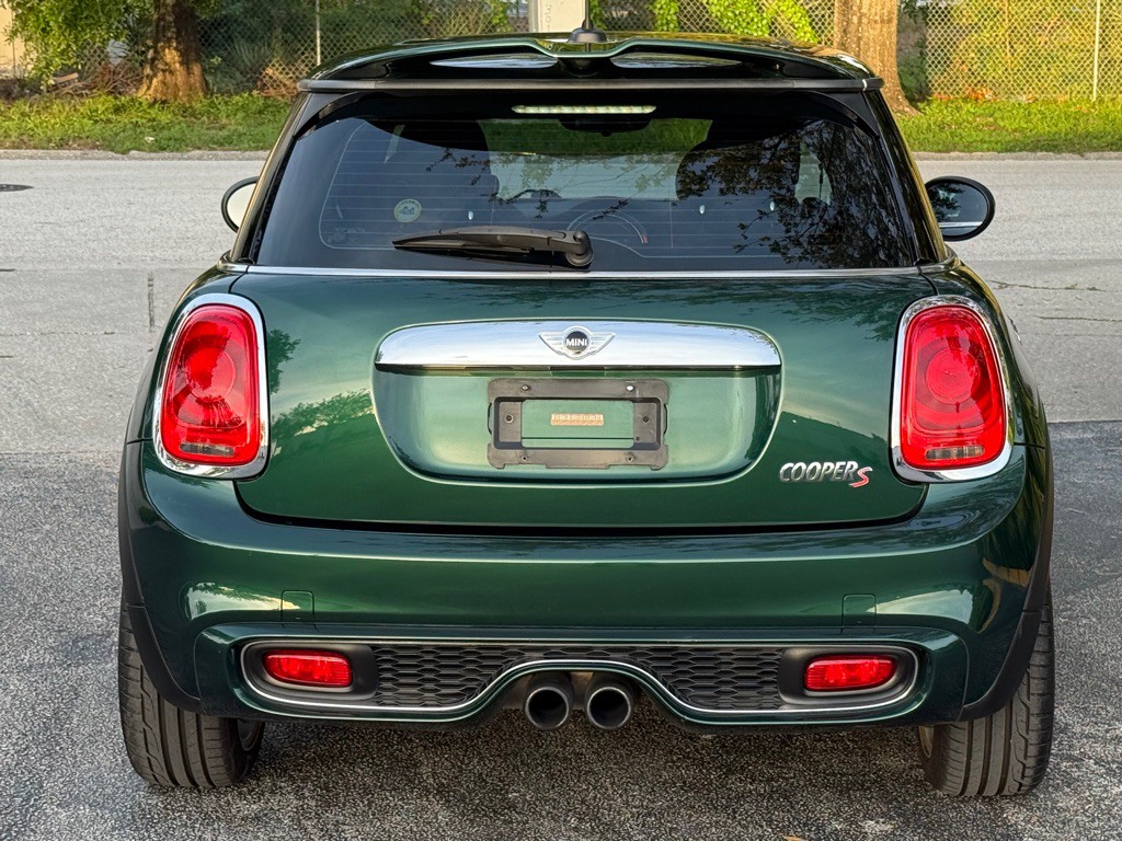 2015 MINI Cooper Image 14