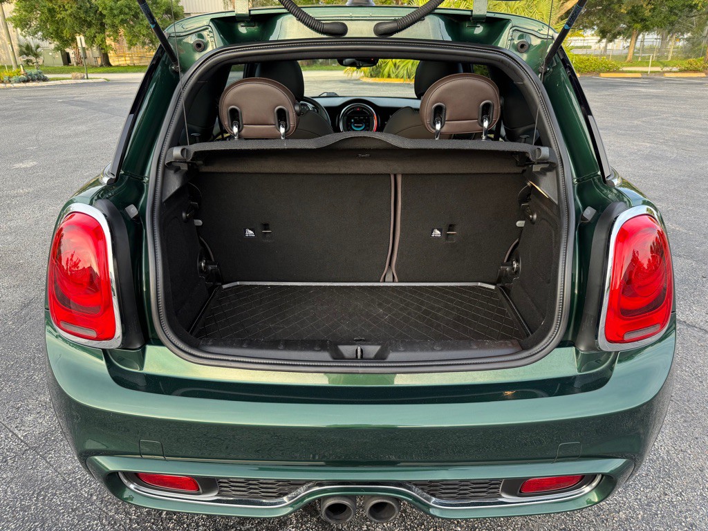 2015 MINI Cooper Image 15