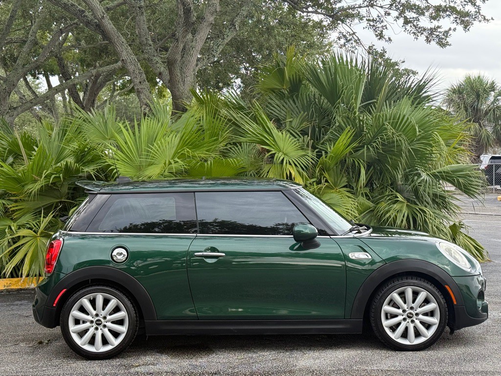 2015 MINI Cooper Image 18