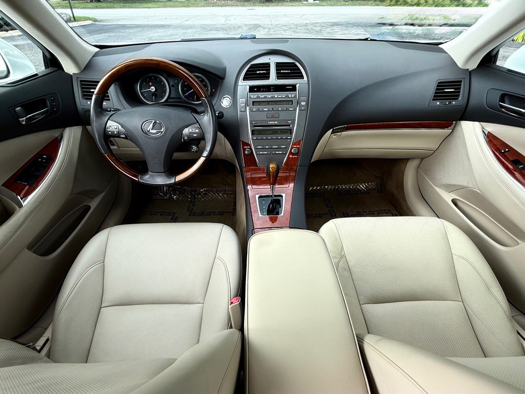 2012 Lexus ES 350 Image 7