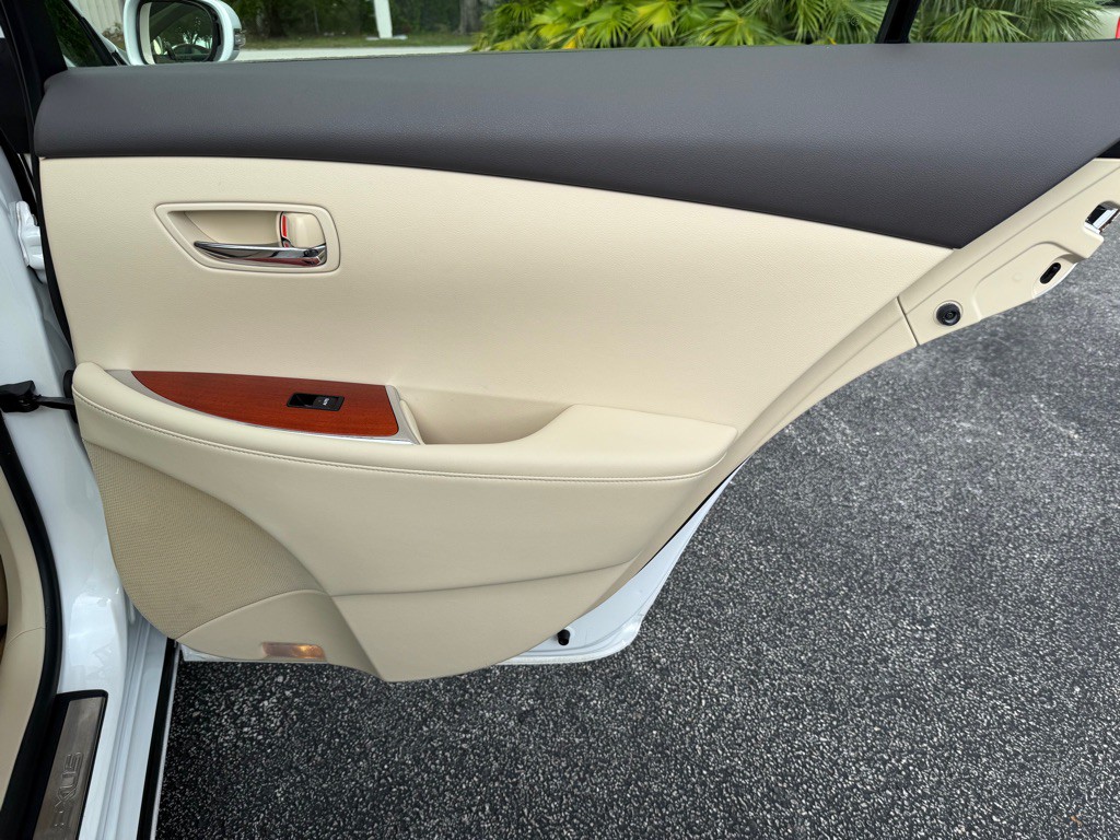 2012 Lexus ES 350 Image 16