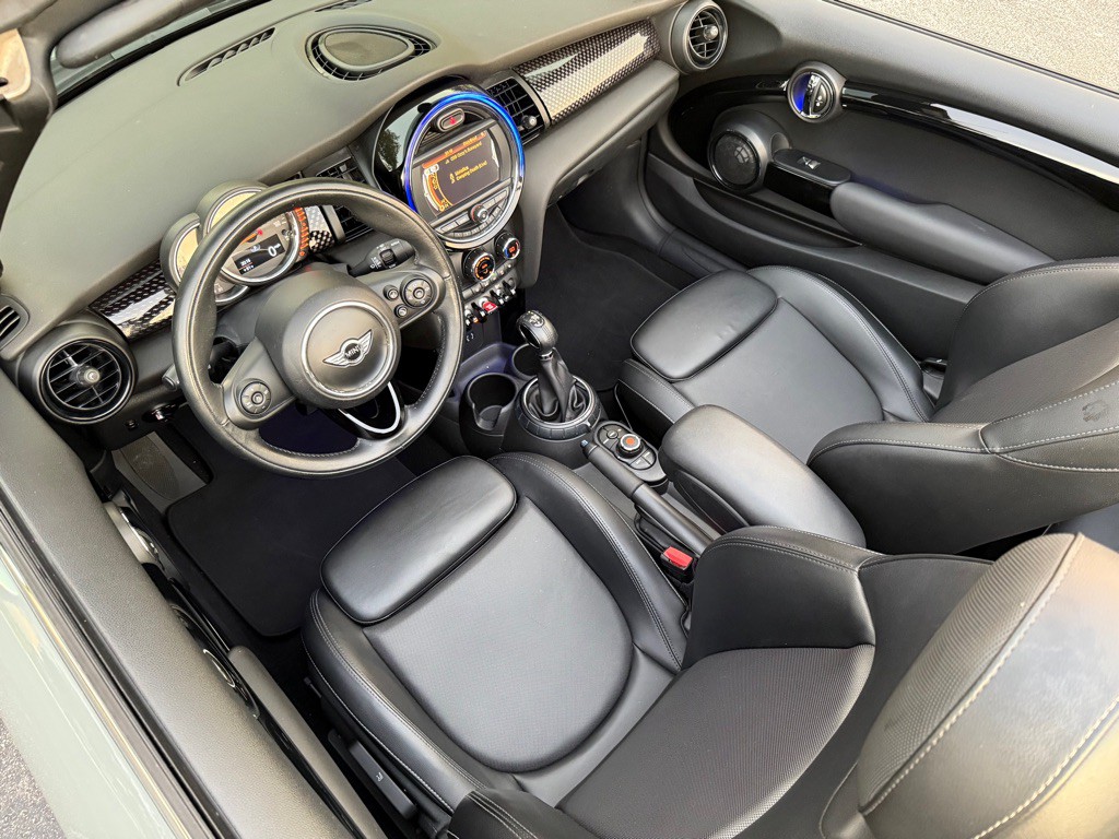 2016 MINI Cooper Image 2