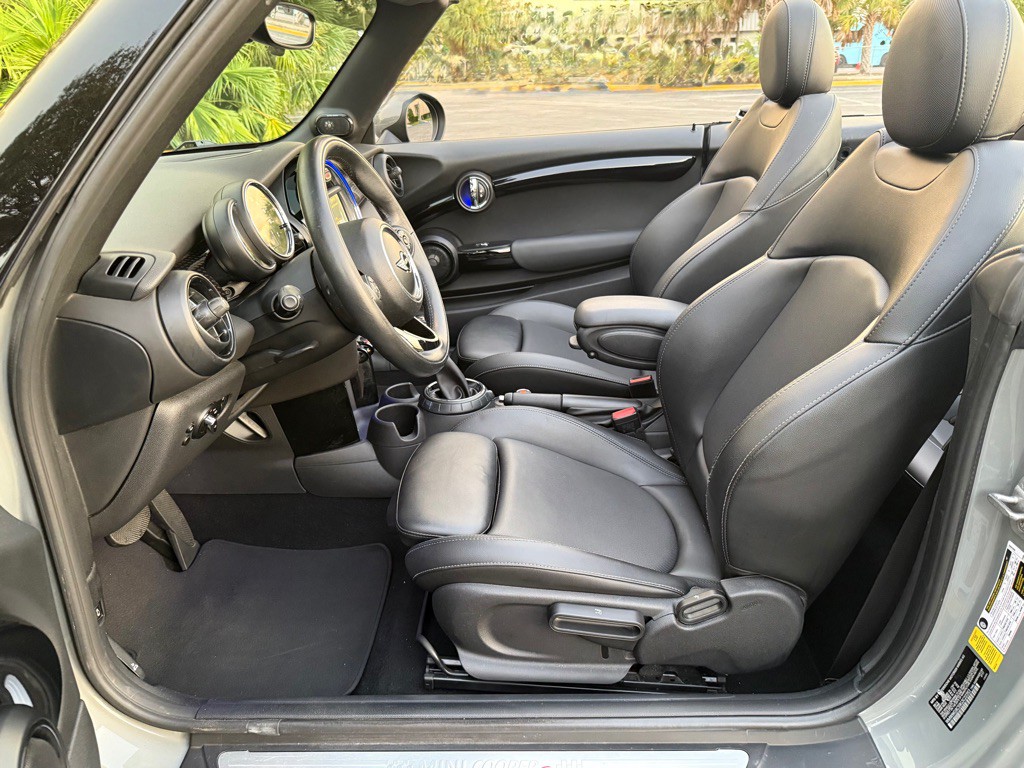 2016 MINI Cooper Image 9