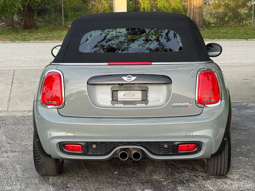 2016 MINI Cooper Image 19