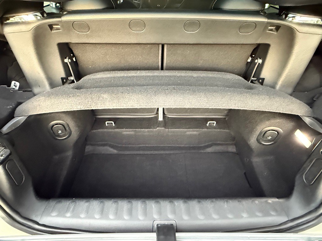 2016 MINI Cooper Image 21
