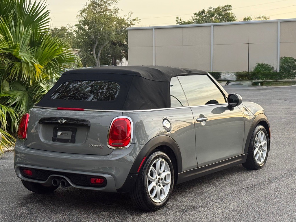 2016 MINI Cooper Image 22