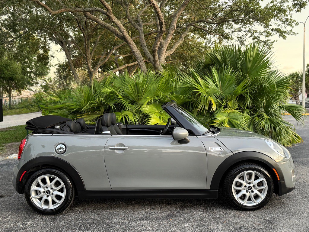 2016 MINI Cooper Image 24