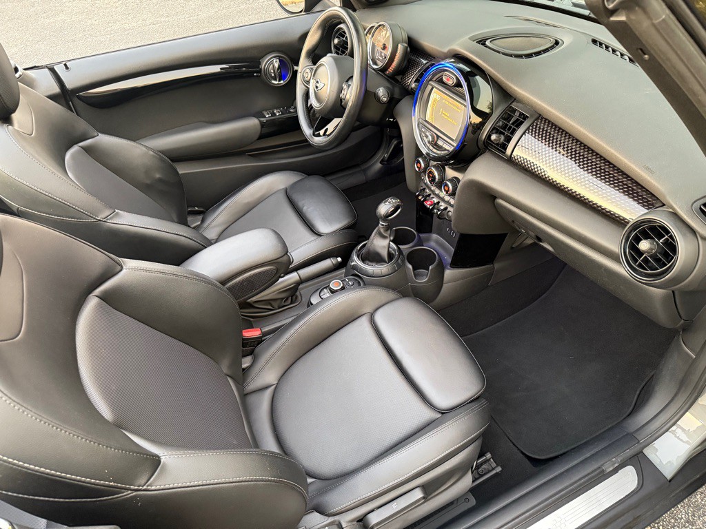 2016 MINI Cooper Image 27
