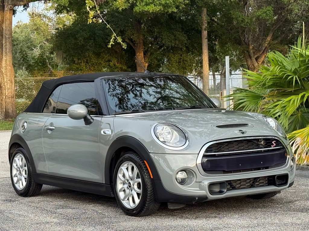 2016 MINI Cooper Image 32