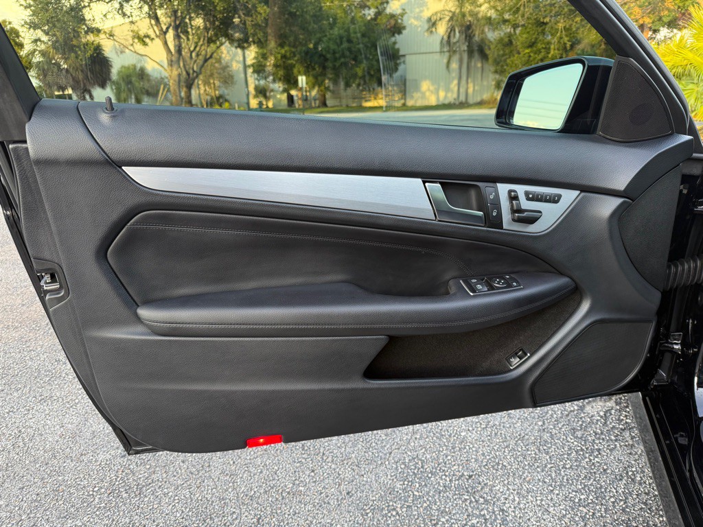 2013 Mercedes-Benz C-Class Image 5