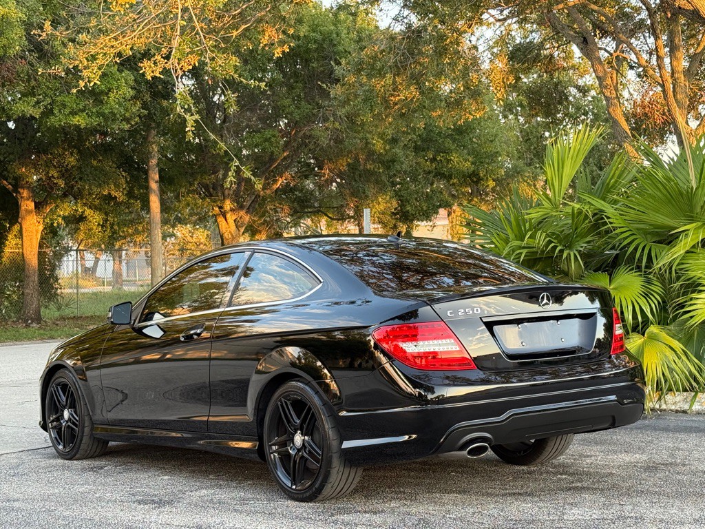 2013 Mercedes-Benz C-Class Image 14