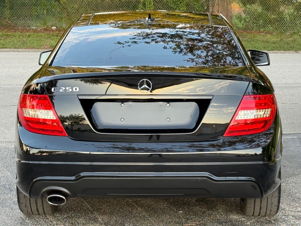 2013 Mercedes-Benz C-Class Image 15