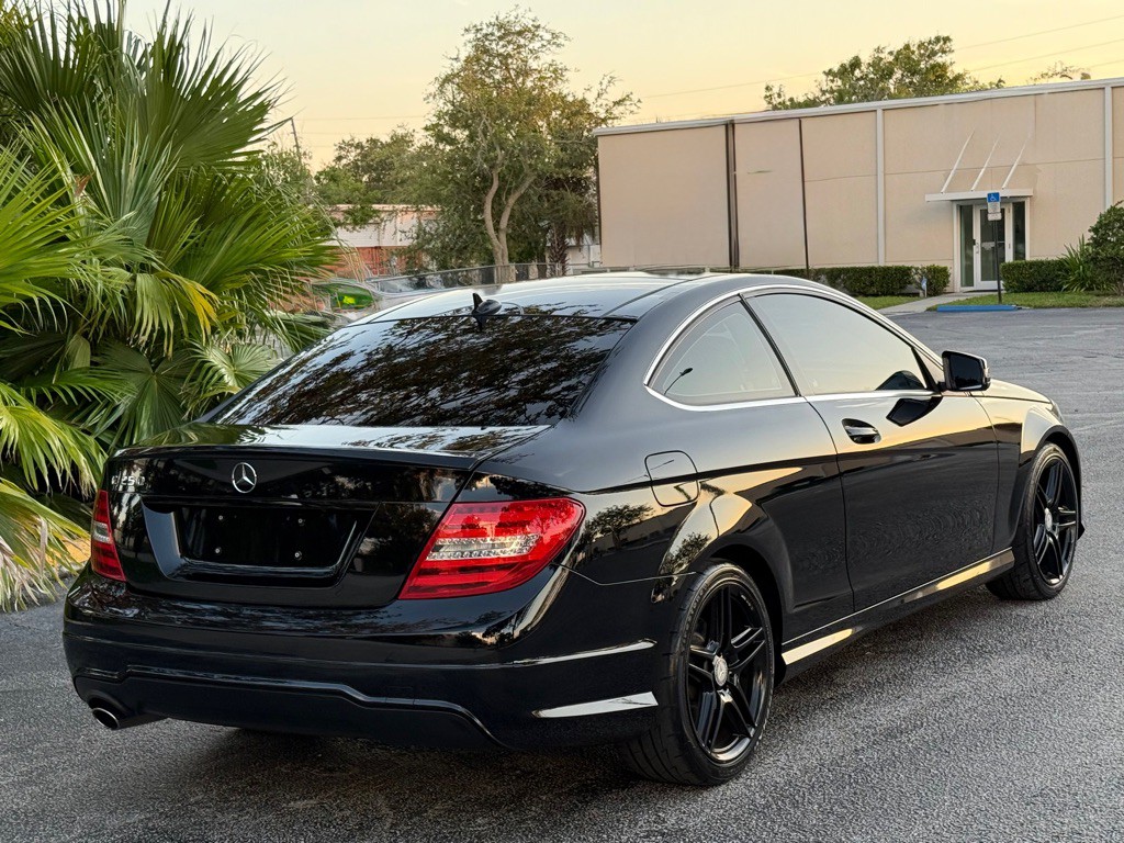 2013 Mercedes-Benz C-Class Image 17