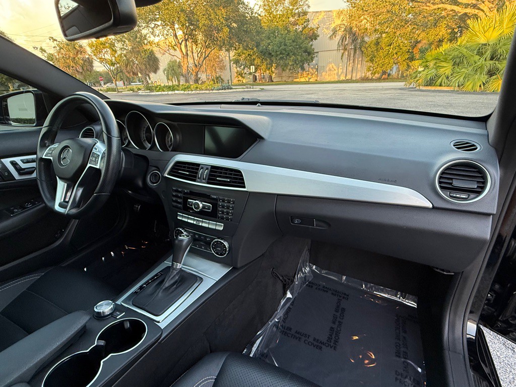 2013 Mercedes-Benz C-Class Image 25