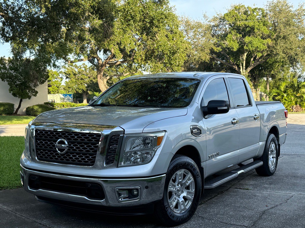 2017 Nissan Titan Image 4