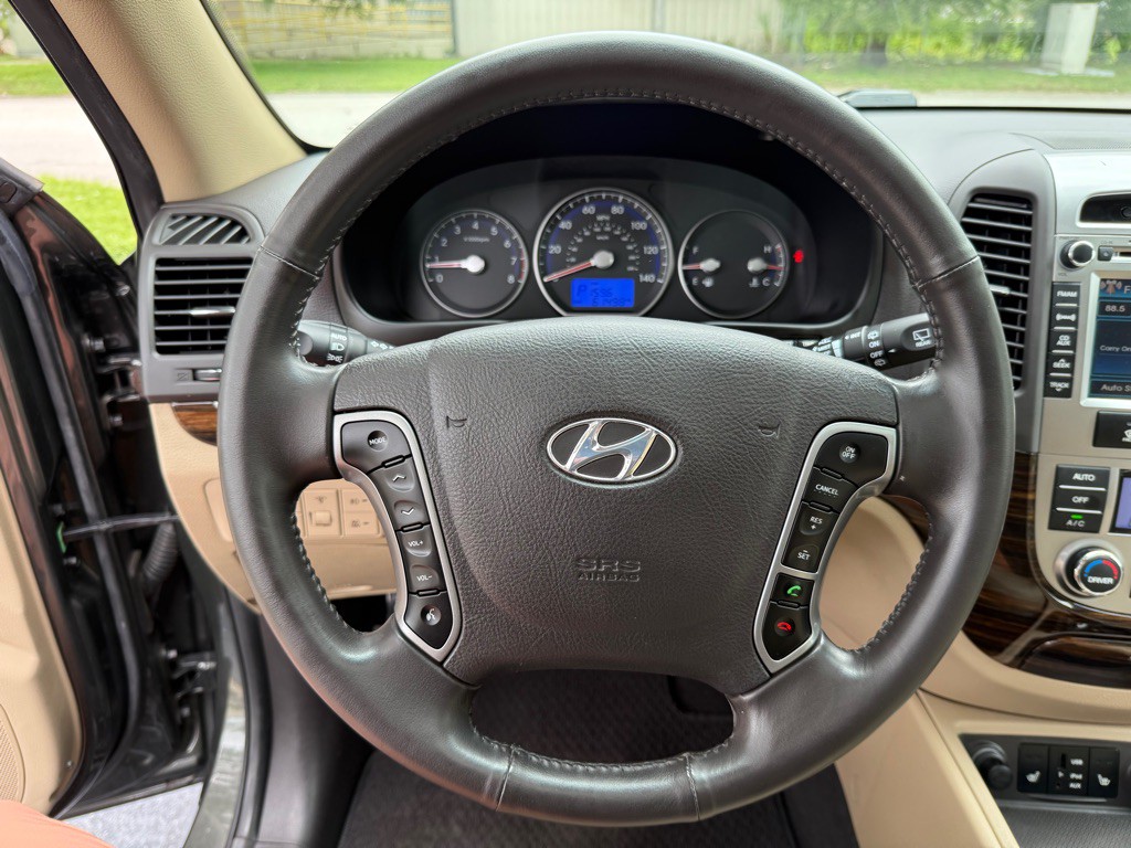 2012 Hyundai Santa Fe Image 8