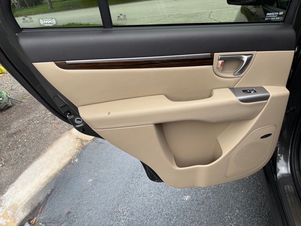 2012 Hyundai Santa Fe Image 11
