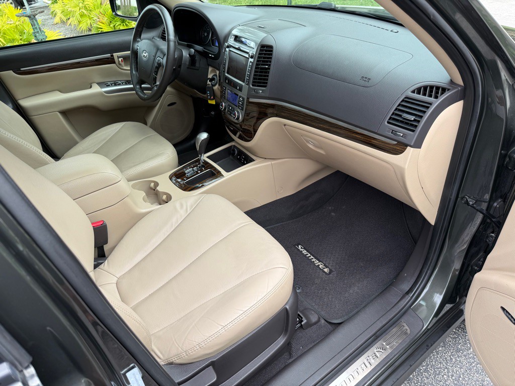 2012 Hyundai Santa Fe Image 22