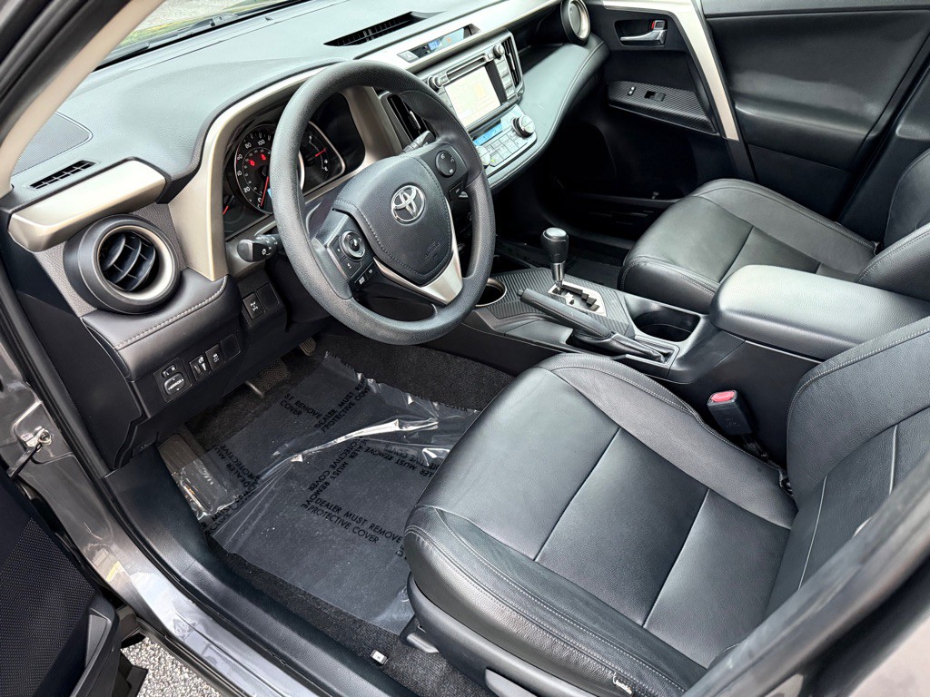 2015 Toyota Rav4 Image 2