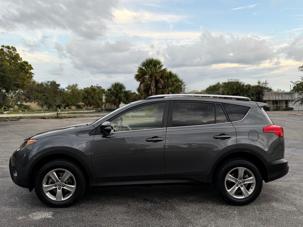 2015 Toyota Rav4 Image 4