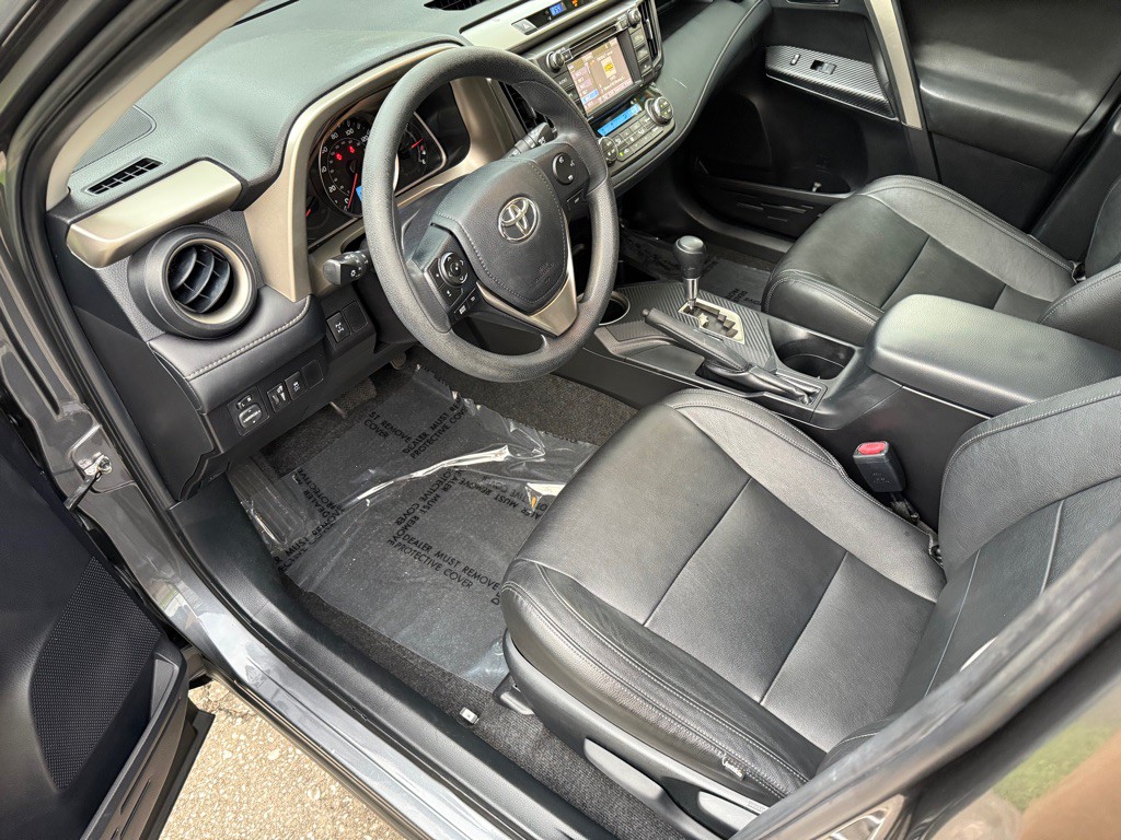 2015 Toyota Rav4 Image 6