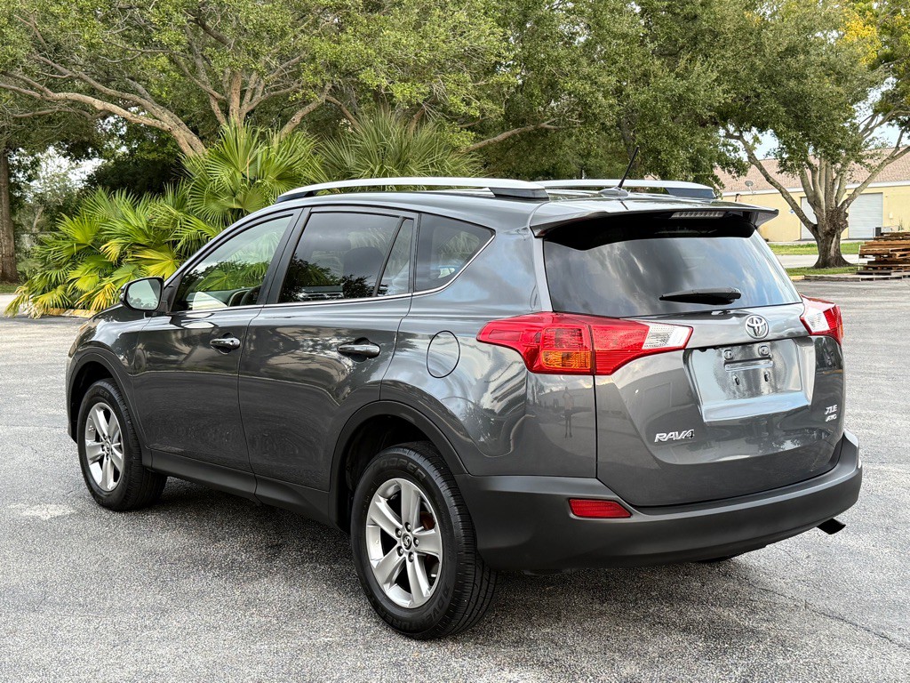 2015 Toyota Rav4 Image 11