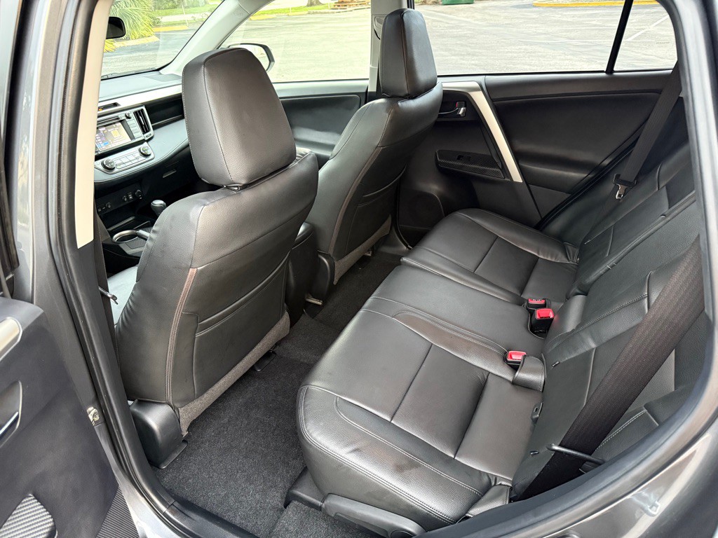 2015 Toyota Rav4 Image 13
