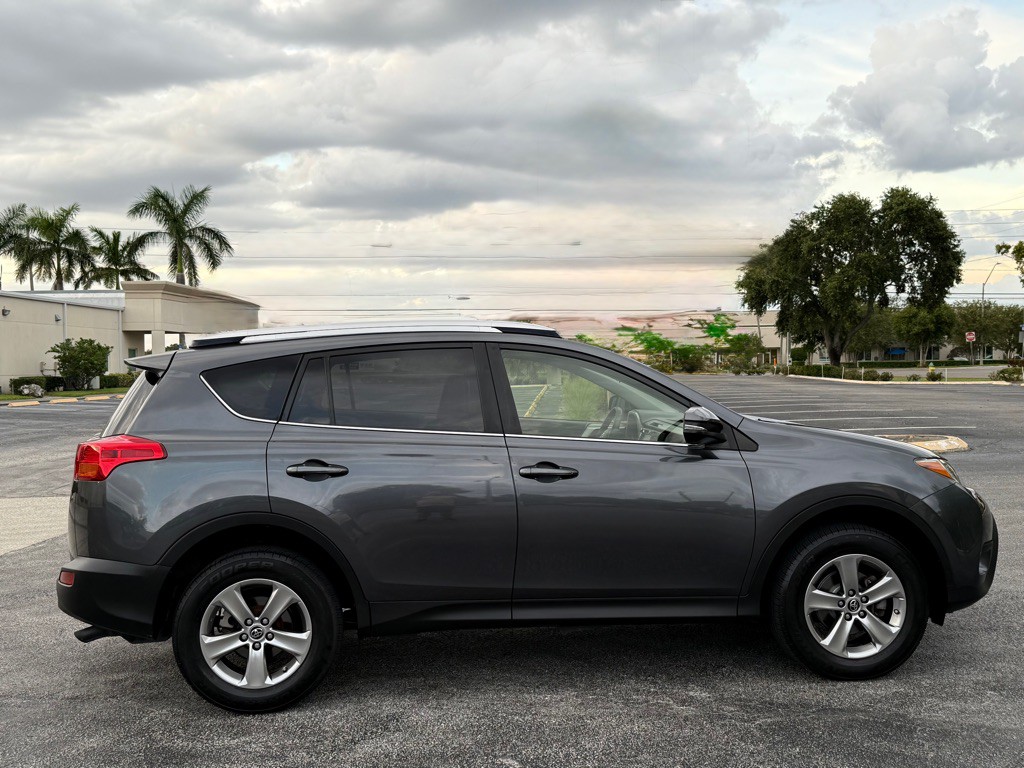 2015 Toyota Rav4 Image 16